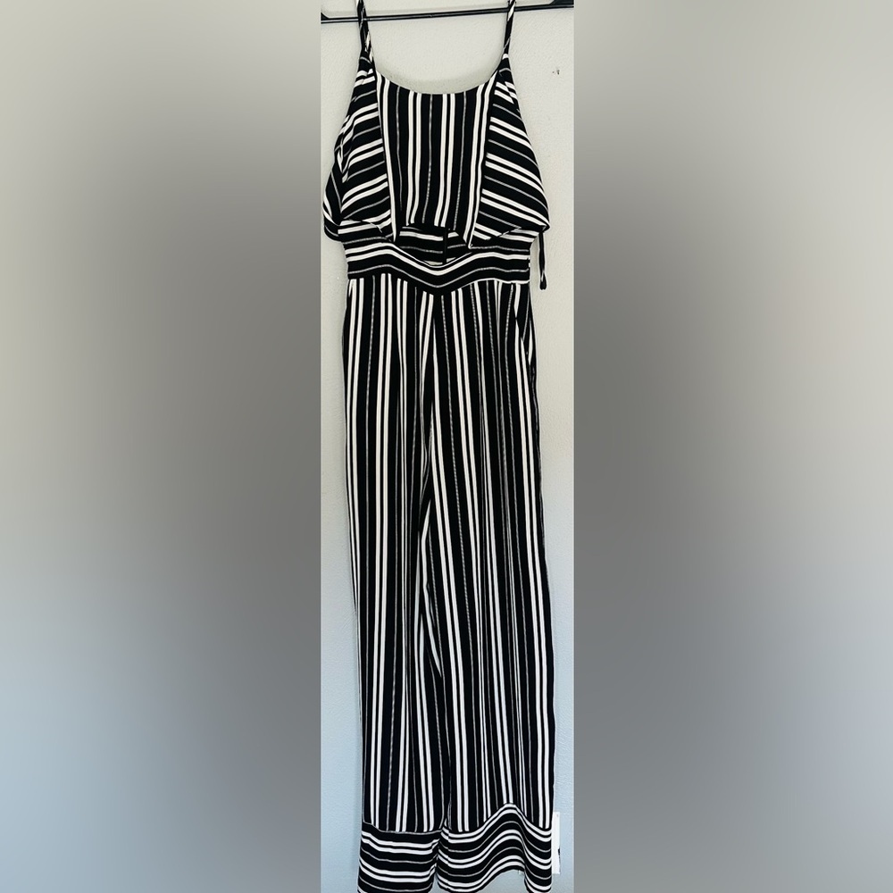 Very J Black White Striped Jumpsuit S Keyhole